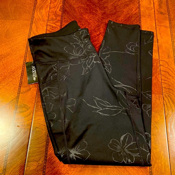 Ideology Black Yoga Pants - Picture 1 of 5